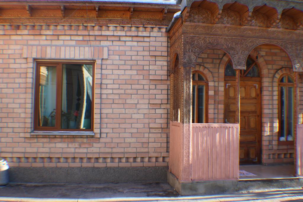 Hostel Ilbirs คาราโคล ภายนอก รูปภาพ